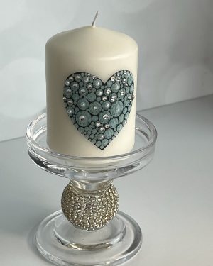 Give this heart to cheer that blue person with pearls and crystals