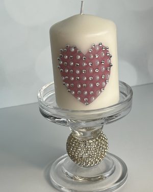 Pearls and crystals of the heart give this gift to a special person anytim